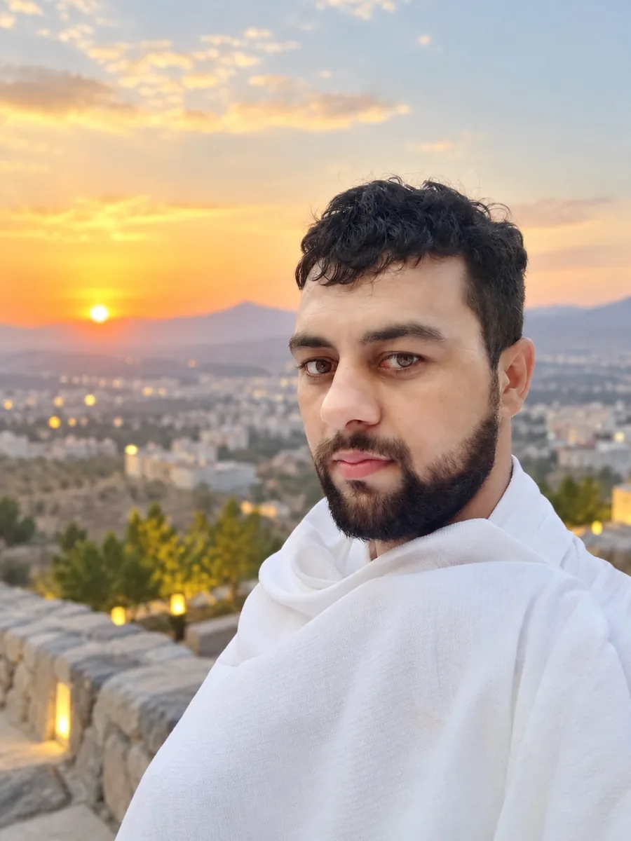 Mehraj Khan – ممثل المنشأة